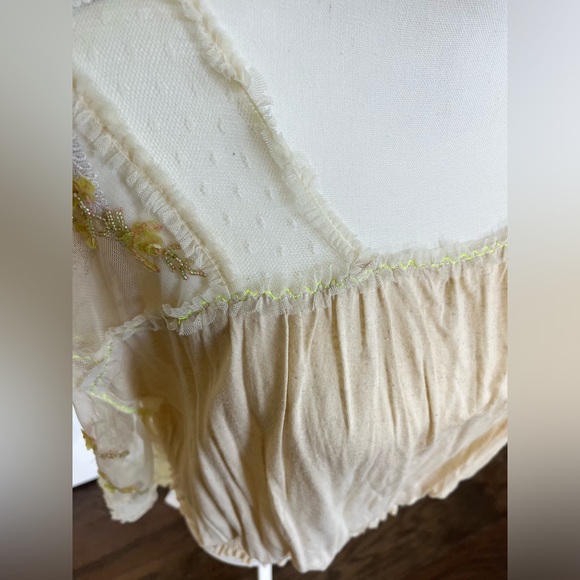 Freepeople Lace Embellished Embroidery Smock Waist Top - Picture 3 of 6